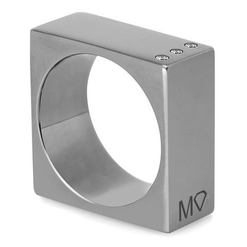 Square ring w/diamonds
